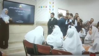 پزشکیان فکر میکنه این نسل(نسل Z) چون اعتراض کرده و با یه سری چیزها ضدیت داره اسمشو گذاشتن نسل ضد!

شما وقتی تعاریف و مفهوم چیزی رو ندونی چجوری میخوای براش کار کنی!

+خدا کنه در مورد نسل بعدی که میشه نسل آلفا بهش توضیح بدن
که فکر کنه نسل آبفاست
بخاطر کمبود آب و مشکلات فاضلاب:))

✍بهلول

‌🆔  💯