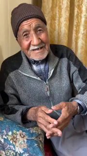 چه داستان عجیب و غم انگیزی
چه رنجی و چه غمی برای این پدر مونده

چند درصد دخترای الان حاضرن همچین کاری بکنن؟

🆔  💯